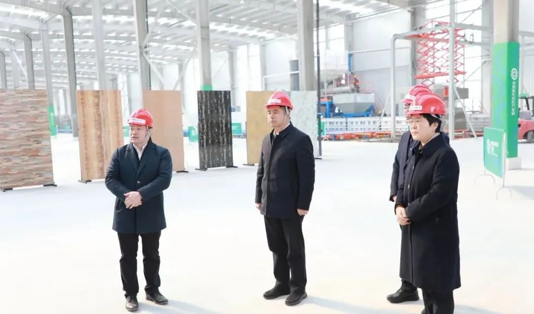 萊西市委書(shū)記周科，市委副書(shū)記、代理市長(zhǎng)劉瑛一行到萊西循環(huán)經(jīng)濟(jì)產(chǎn)業(yè)園考察調(diào)研